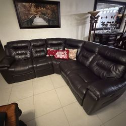Leather Setional Plus Two Recliner 