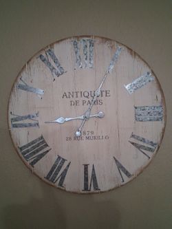 Pier 1 wall clock
