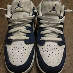 Jordan 1s low (kids/womens)
