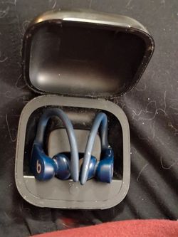 Dr Pro Power Beats. Wireless Over The Ear Hook. Case/ Charger Included