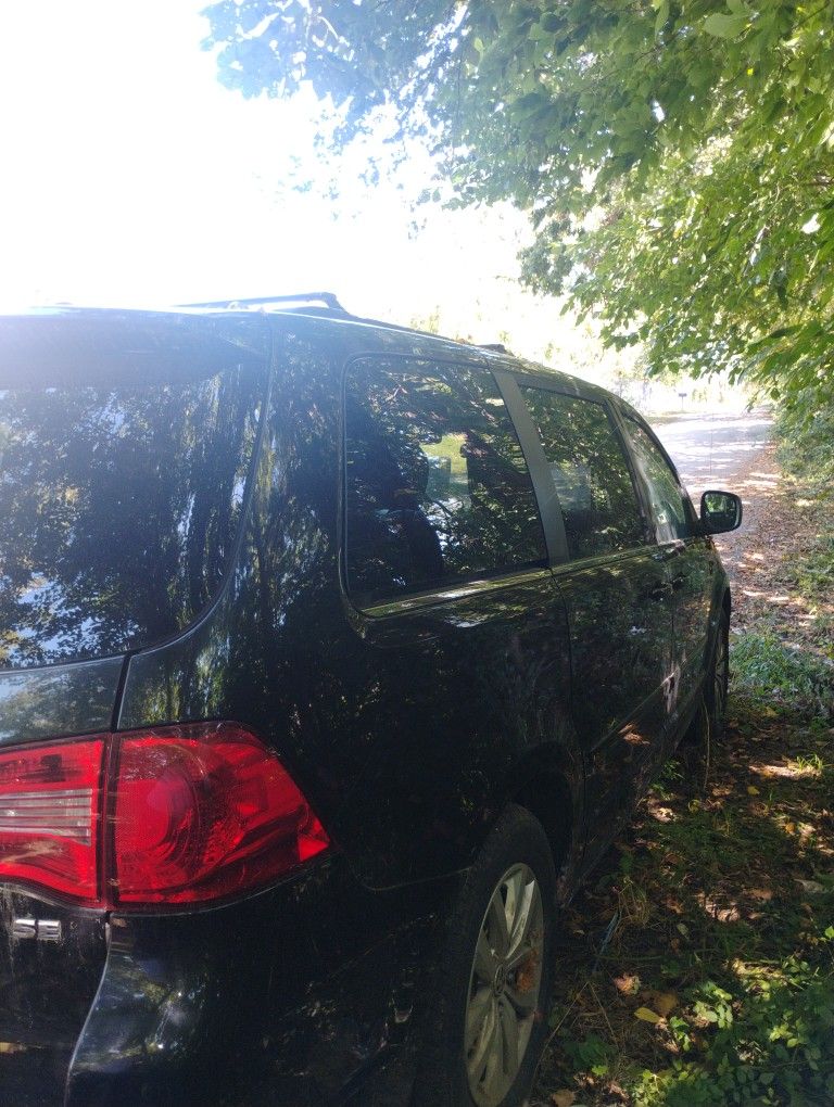 2013 Volkswagen Routan
