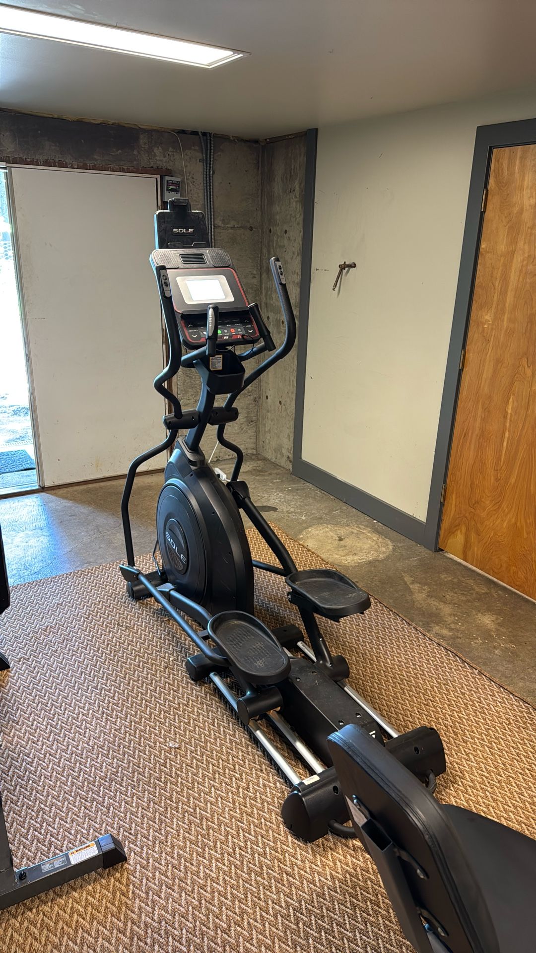 Sole Step Machine Elliptical Cross Trainer E25 Series