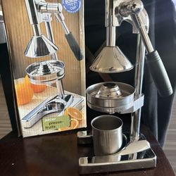 Juice Squeezer Make lemonade Or OJ