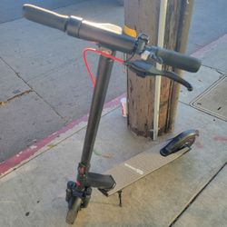 Electric scooter 19mph 25 miles range