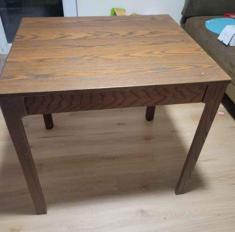 EKEDALEN Extendable table SALE (Used/Good condition) Only Table, No Chairs Included