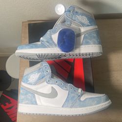 Jordan 1 High Retro Hyper Royal Size 9