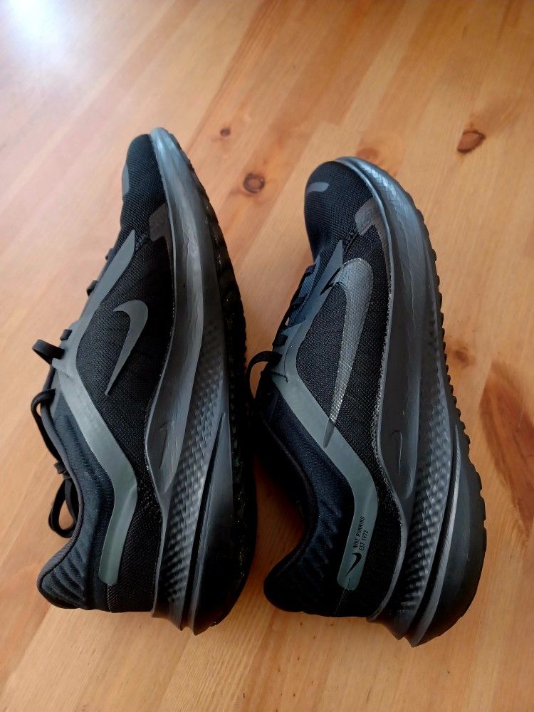 Nike Quest 88 Running Shoes Excellent Condition! Men's 8