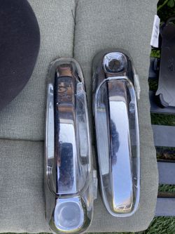 Crome handle with key hole