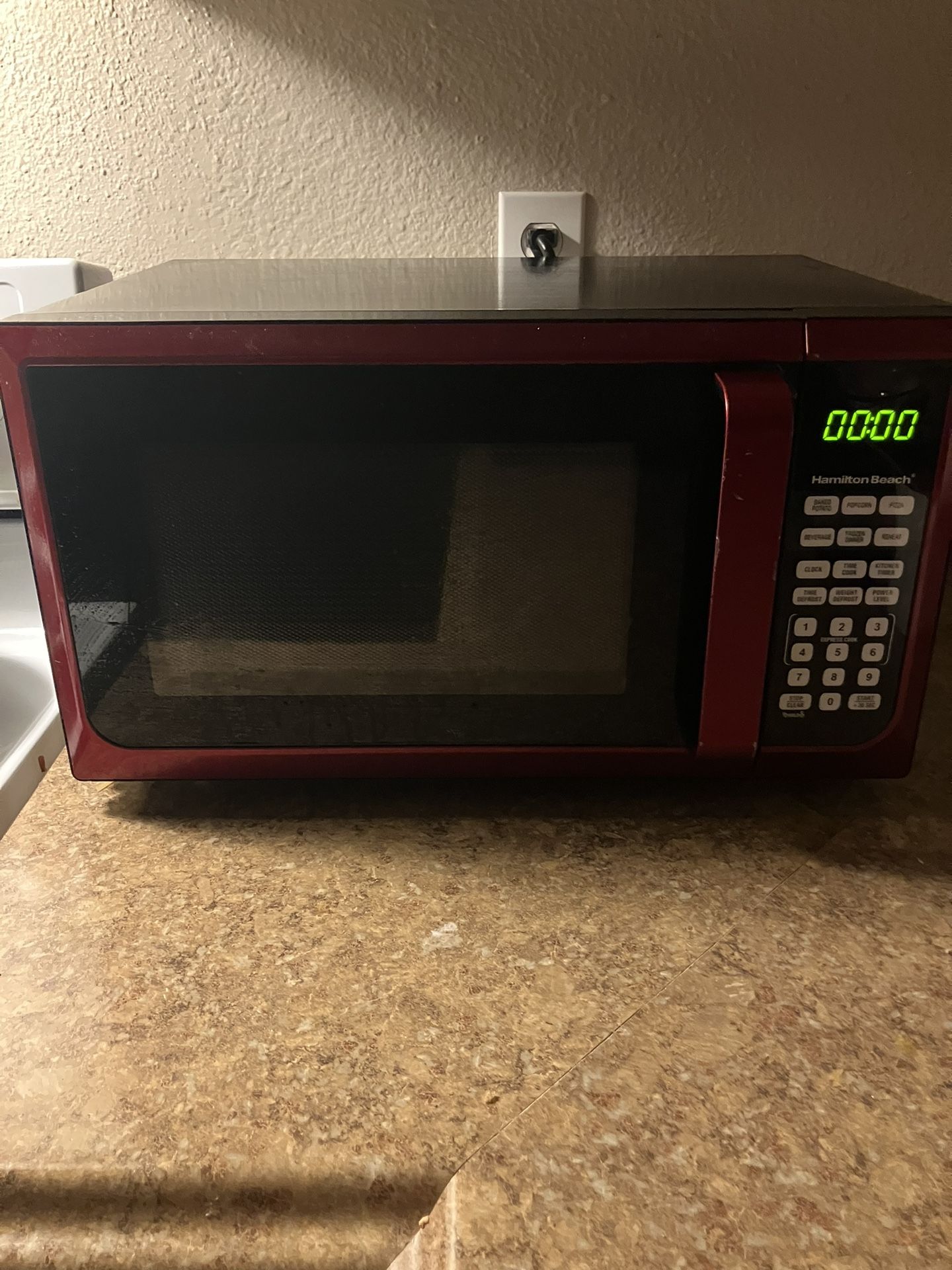 Hamilton Beach Microwave 900 Watts 