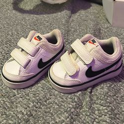 Nikes Babyboy