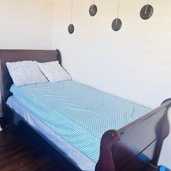 Twin Bed With Mattress 