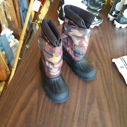 BOYS BOOTS SIZE 6. BRAND.  POLO. GREAT CONDITION. 10.00. OBO