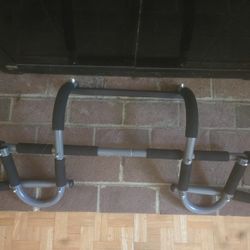 Pull Up Bar