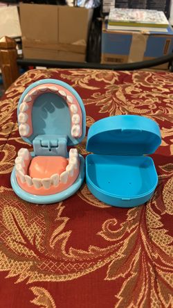 Mellisa and Doug Toy ( smile dentist teeth toy)