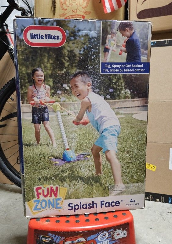 NEW IN BOX Little tikes Splash Face.
