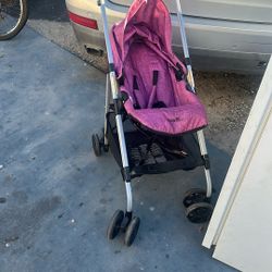 Evenflo Urbini Reversi Reversible Lightweight Stroller.