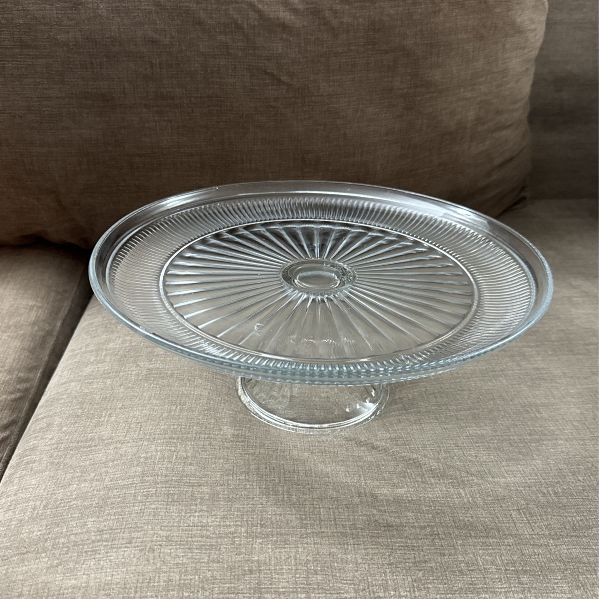 Classic Glass Cake Stand with Dome Threshold for Sale in Glenwood, OR