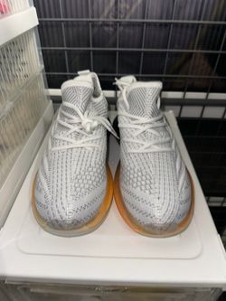 Men's White Knit Sneakers – Size 10 – Brand New