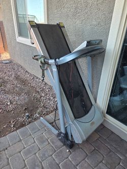 Folding Treadmill with Handlebars