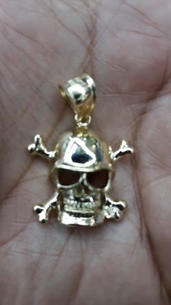 10k gold skull 6.6 grams