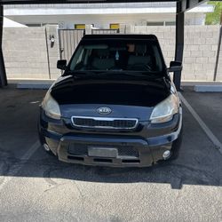 2011  KIA SOUL (LOW MILES)