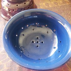 MammaRo Italy Colander Blue 💙 Made In Italy Great Condition.