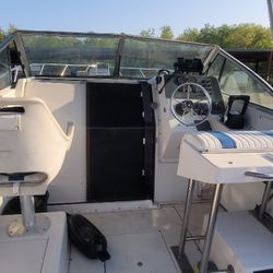 95 Wellcraft Coastal 2600