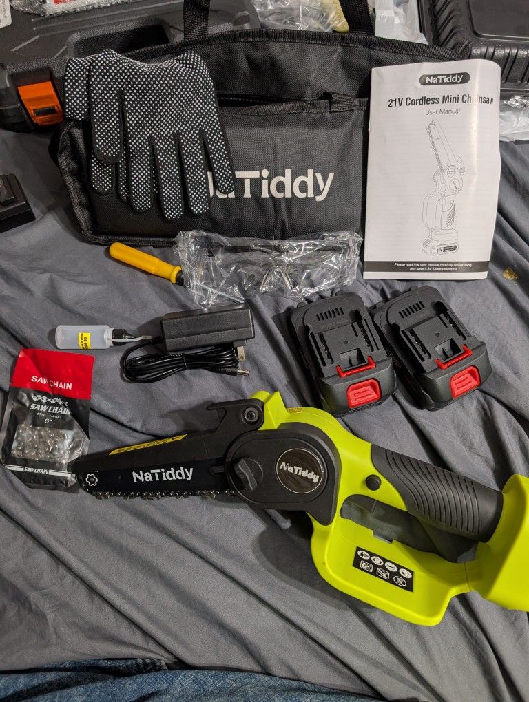 21V Cordless Mini Chainsaw