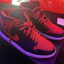 Air Jordan 1 Mid