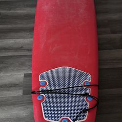 Surfboard/funboard 8’ $200