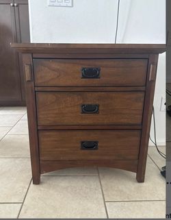 Mission Style Wood Nightstand 3 Drawers