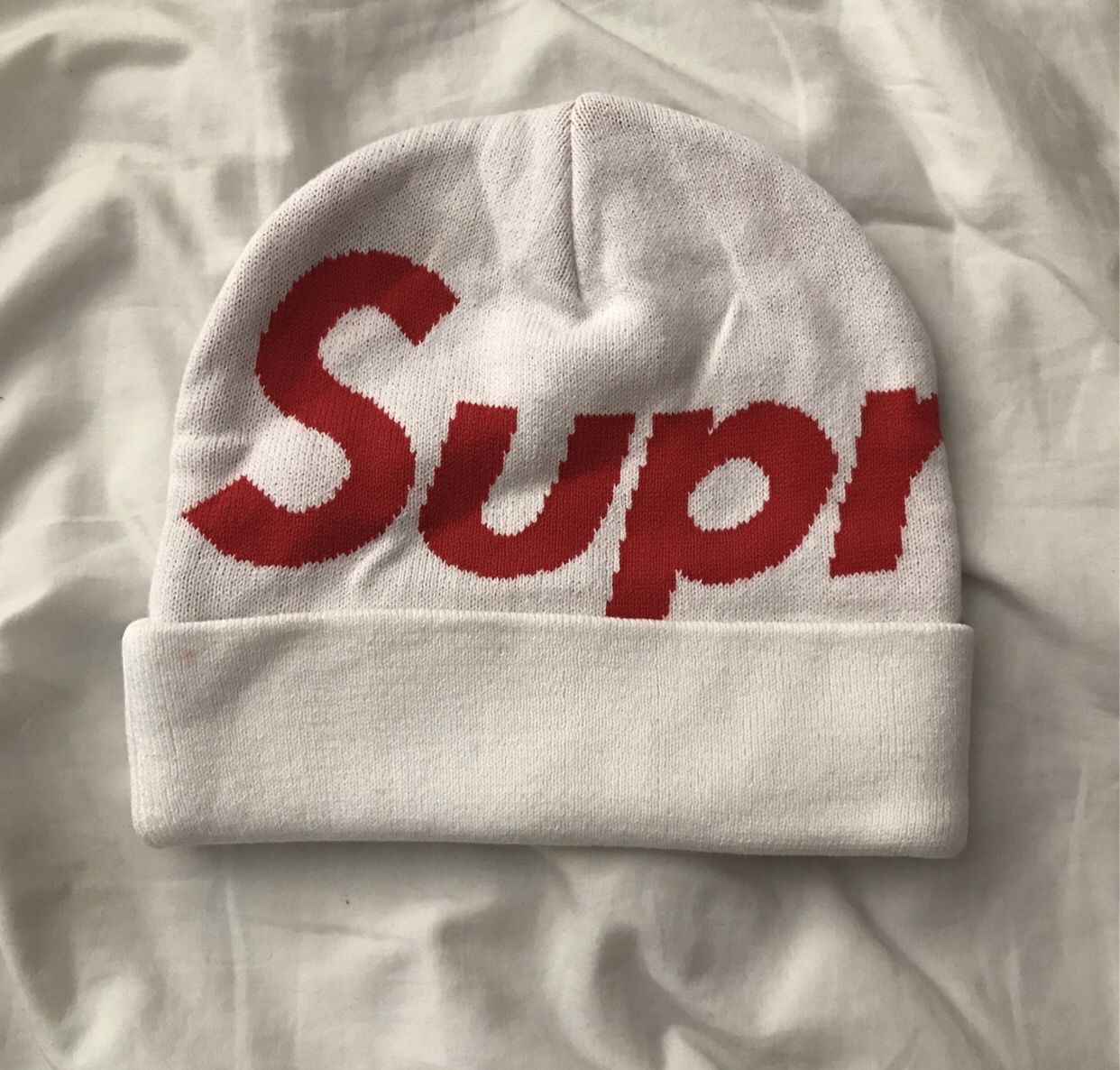 BRAND NEW DEAD STOCK SUPREME BEANIE WHITE BIG LOGO