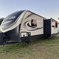2017 Keystone Laredo 38ft