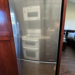 LG 15 CU. FT 28 Inch Wide Bottom Freezer Refrigerator Stainless Steel 