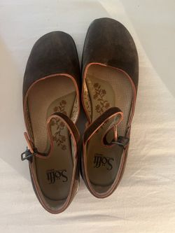 New In Box Sofft Brown Shoes