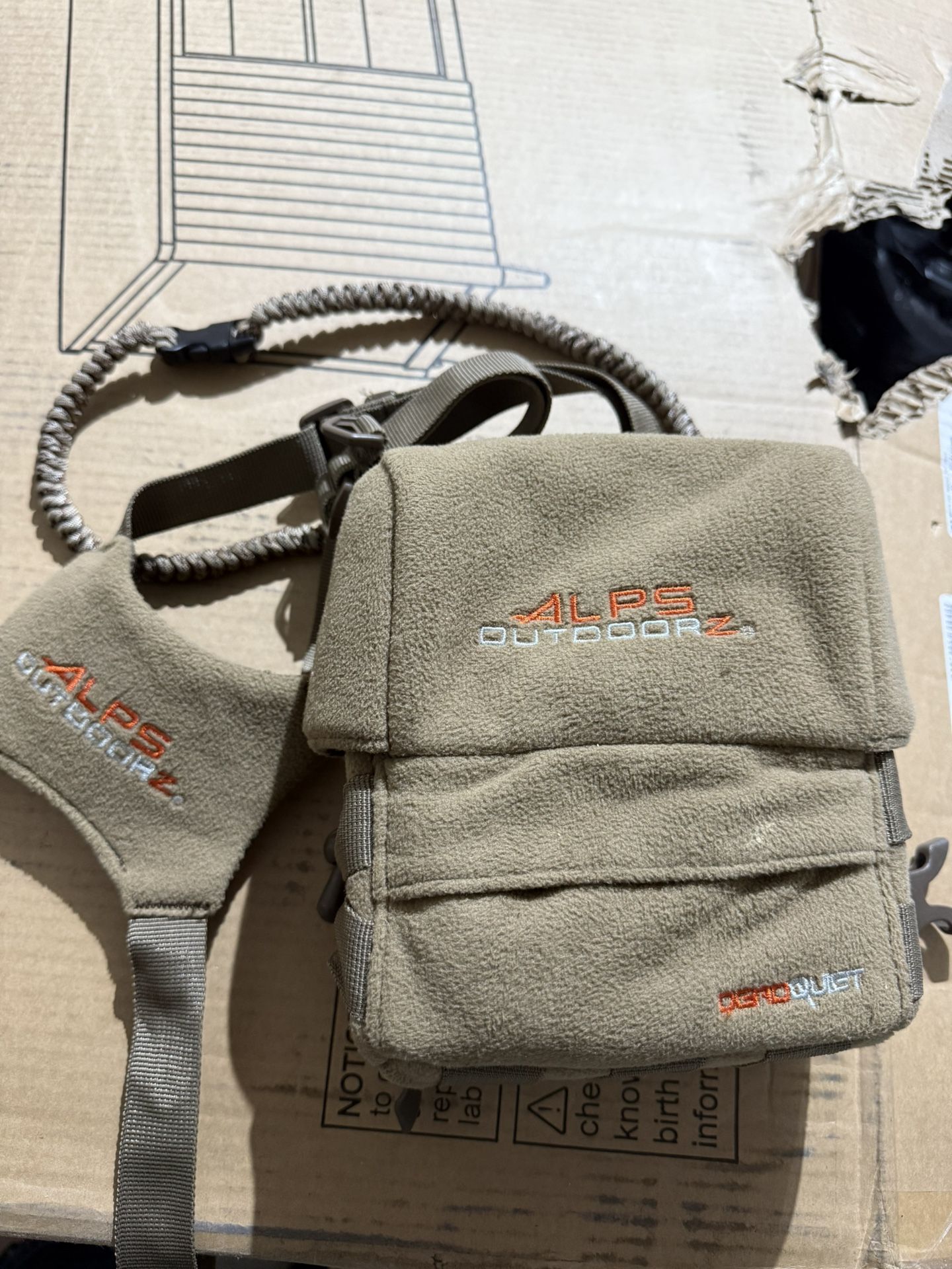 Almost New Alps Bino Harness Quiet 