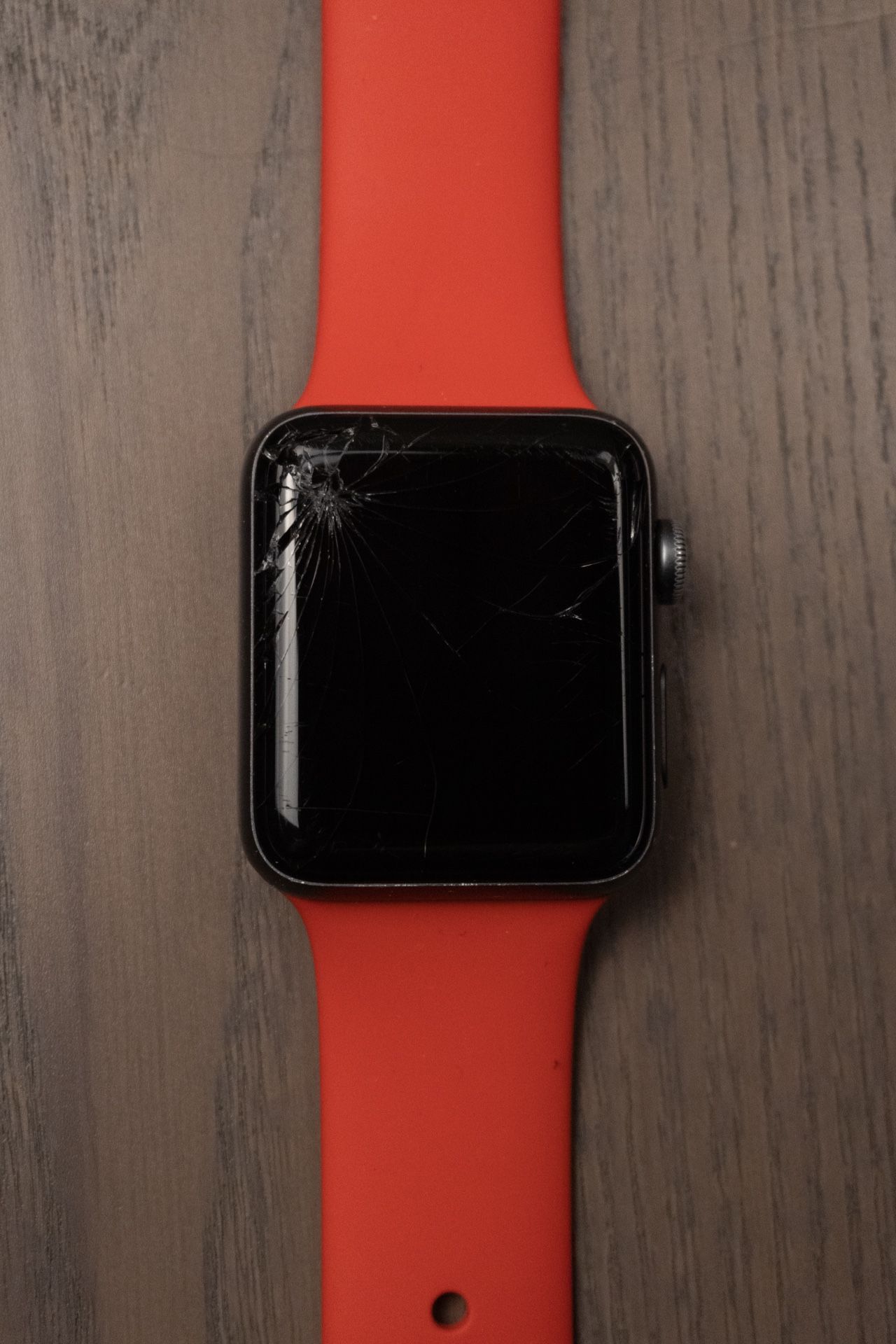 Cracked Apple Watch Series 3 Cellular