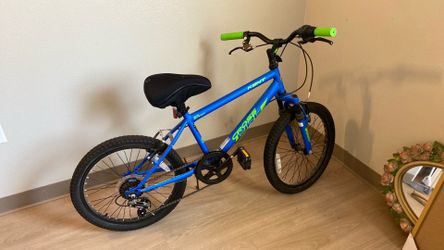 Six speed bike. In excellent condition!