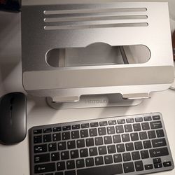 Laptop stand x Keyboard set