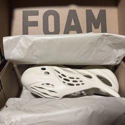 New Adidas Yeezy Foam RNR Sand Size 10