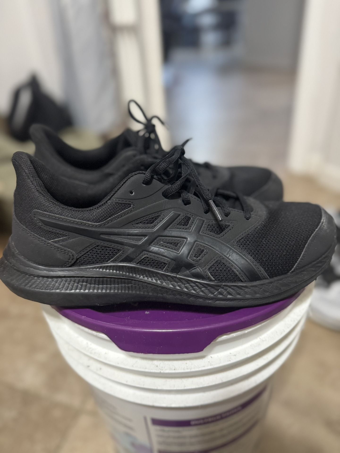 Men Shoes Size 10