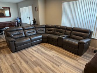 Jerome's 6-Piece Leather Power Reclining Sectional Sofa - 114" x 126"