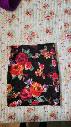 Floral Skirt Stretch Size Small