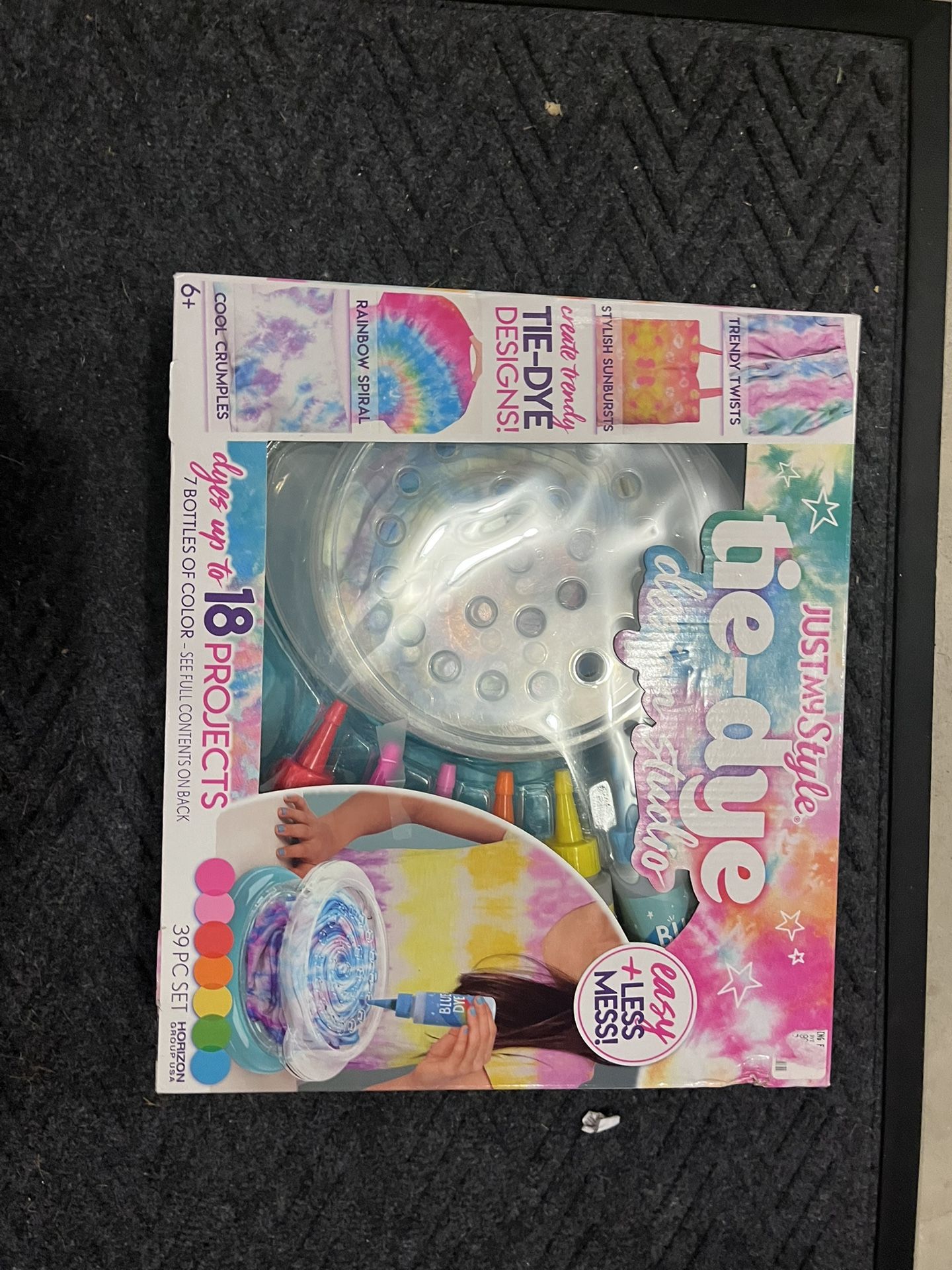 Tie-dye kit
