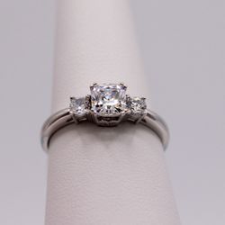 14k White Gold 3 Stone Engagement Ring Size 7
