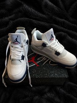 New Air Jordan Retro 4 Size 9/5 Men