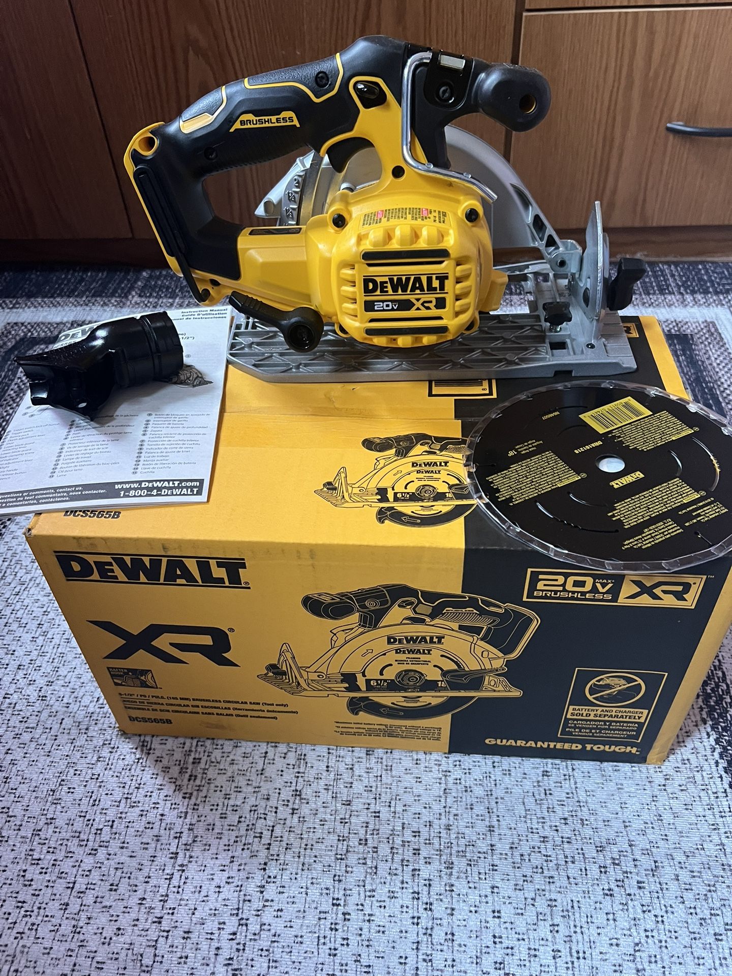 DEWALT XR 20-volt Max 6-1/2-in Brushless Cordless Circular Saw