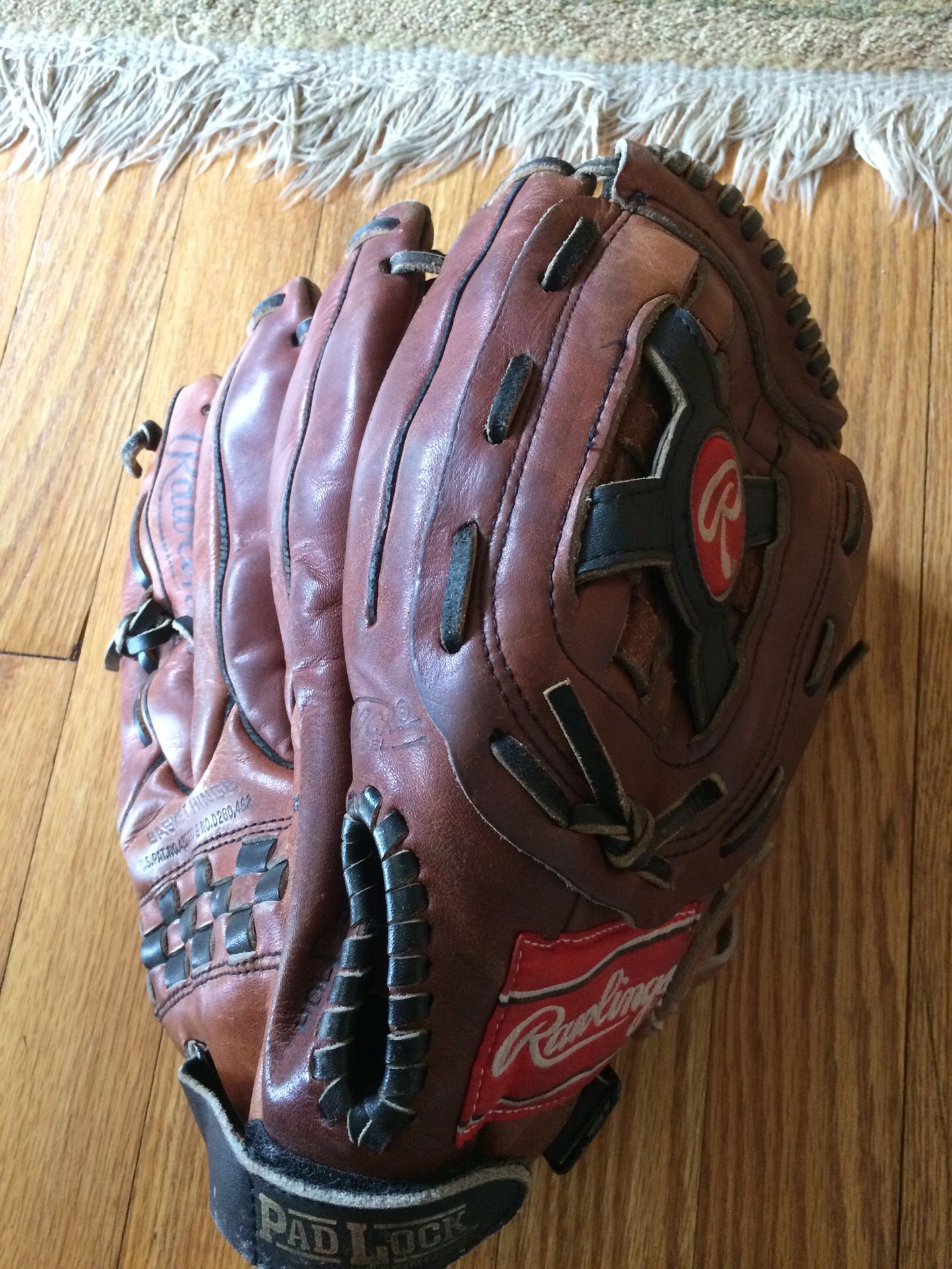 Rawlings RPT4 baseball/softball glove