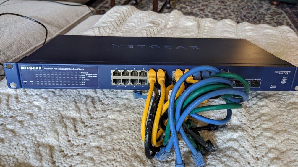 Switch Netgear Prosafe GS724T V3H1 – 24 Ports Gigabit – Montable En Rack – Occasion