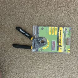 Bionic grip adjustable wrench